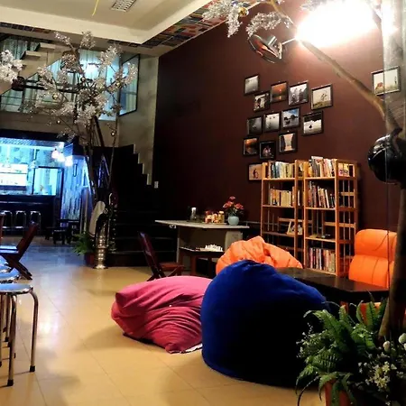 Halong Happy Hostel