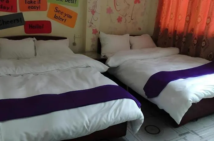 Hostel Happy