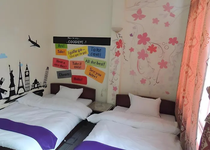 Happy Hostel *