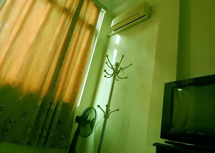 Hostel Happy